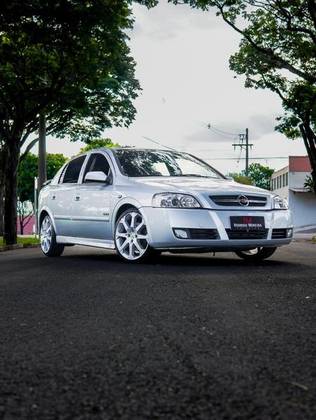 CHEVROLET ASTRA 2.0 MPFI ADVANTAGE 8V FLEX 4P AUTOMÁTICO CHEVROLET ASTRA 2.0 MPFI ADVANTAGE 8V FLEX 4P AUTOMÁTICO